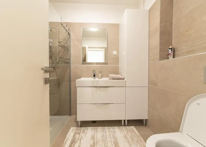 شقة Bella زادار